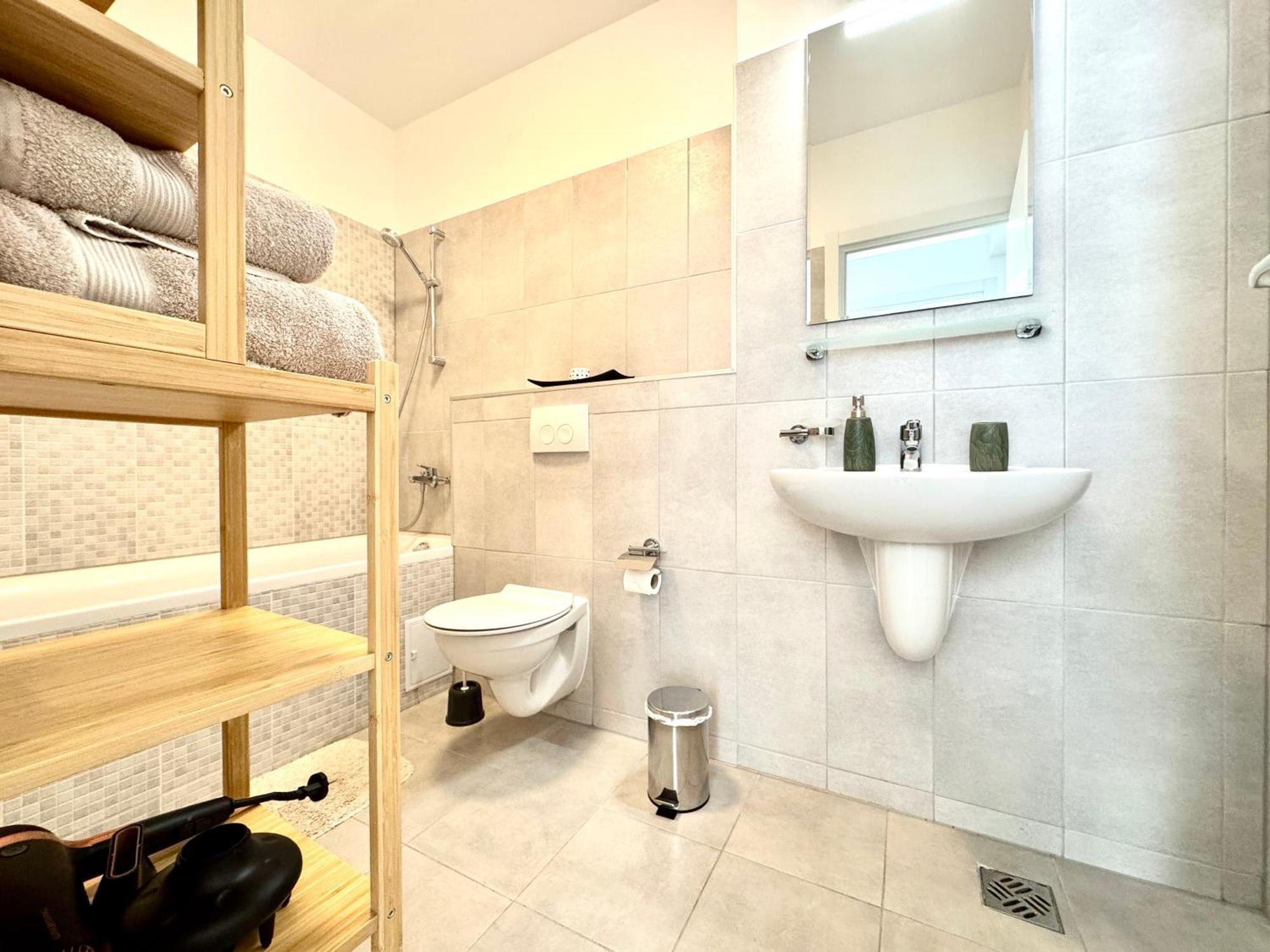 Luca'S Forest Apartment Тимишоара Экстерьер фото